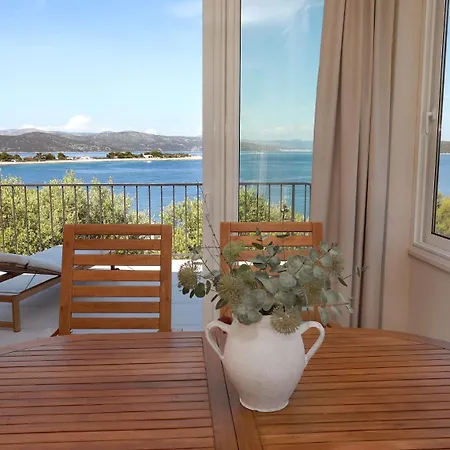 Russo Tatil Evi Mali Drvenik