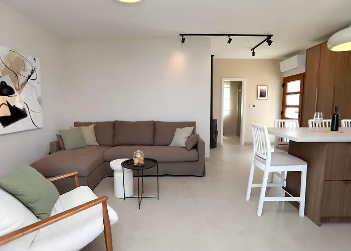 Russo Nyaraló Mali Drvenik