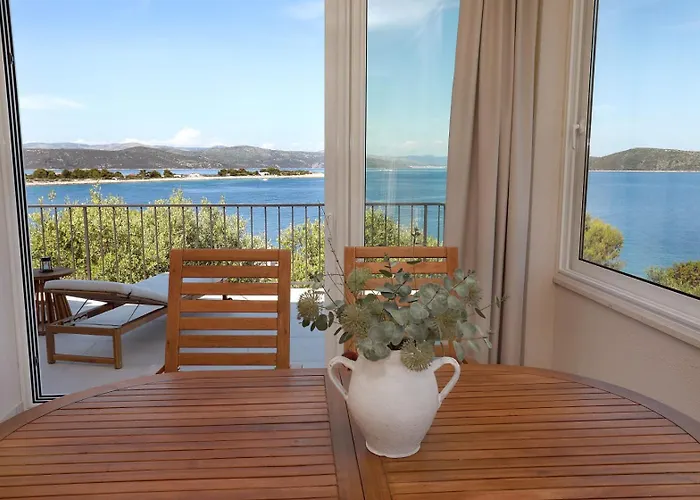 Russo Nyaraló Mali Drvenik