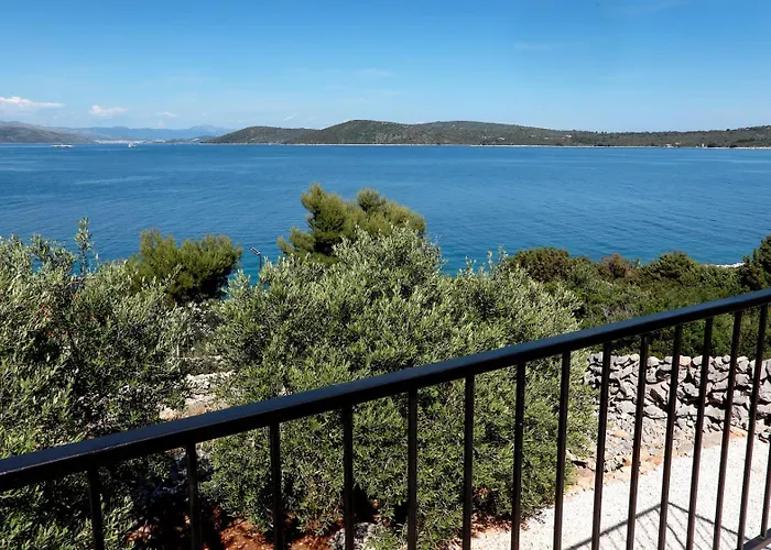 Nyaraló Russo Mali Drvenik