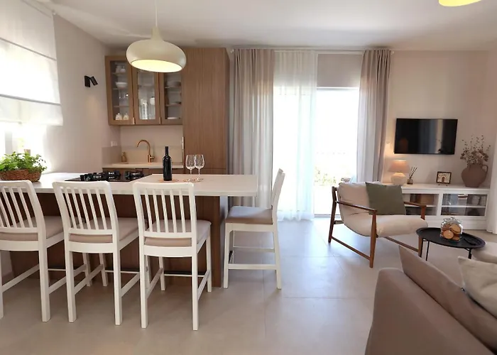 Nyaraló Russo Mali Drvenik